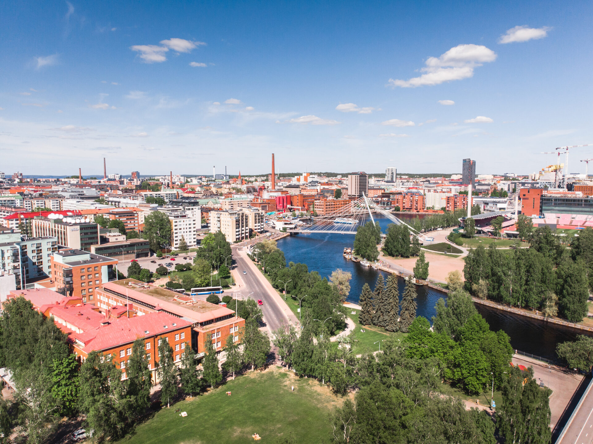 Kaupunkimaisema Nalkalan kentältä Laukonsillalle.